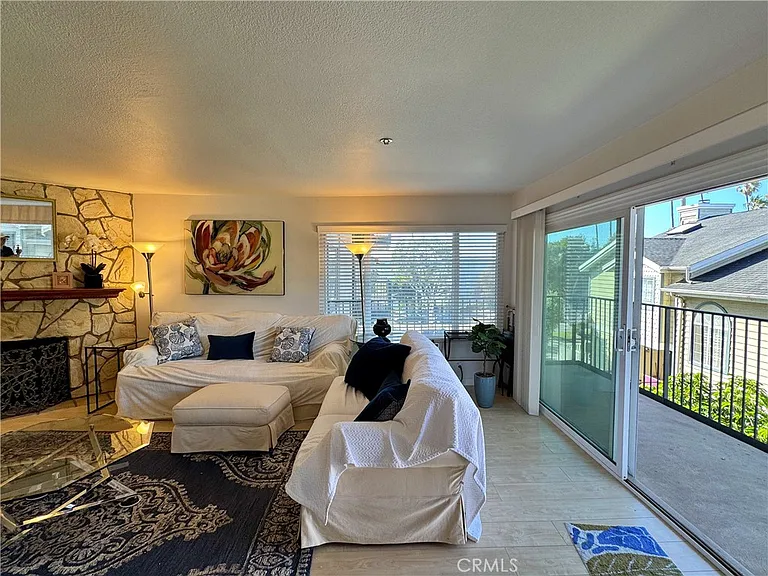 230 S Catalina Ave #203 — Photo 16