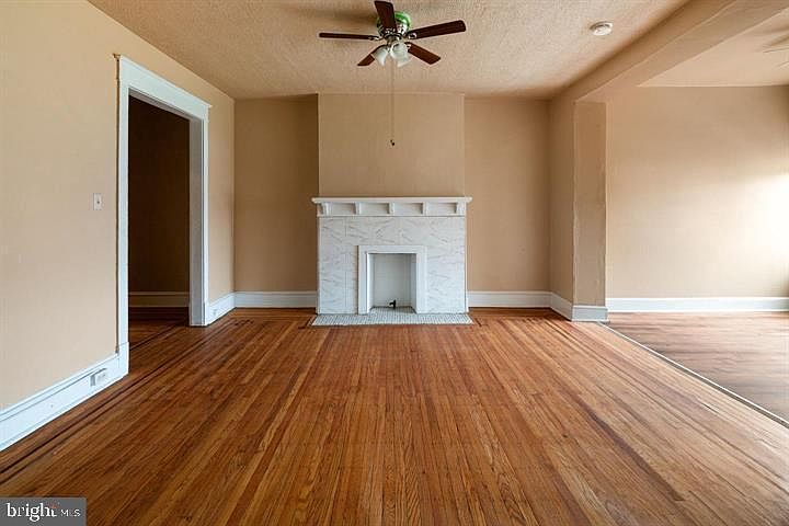 1st image of 4815 Walnut St #2
