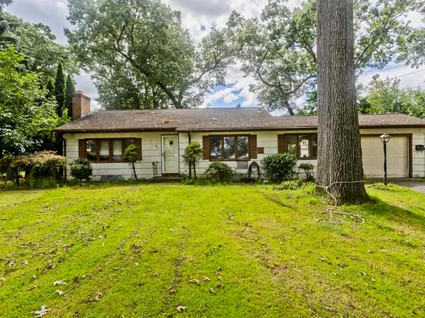 240 E Allen Ridge Rd, Springfield, MA 01118