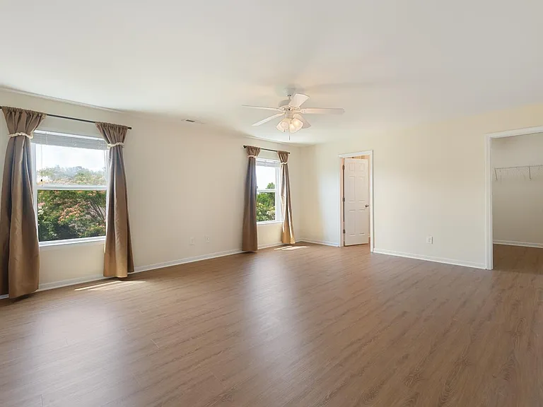 4332 Burchard Dr — Photo 16