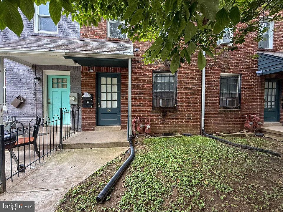 102 O St SW #1
