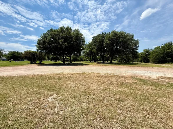 N Commerce St, Bremond, TX 76629