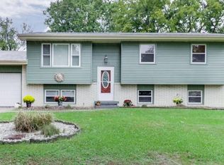 1702 Dunray Ln, Normal, IL 61761