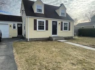 94 Puritan Dr, Warwick, RI 02888