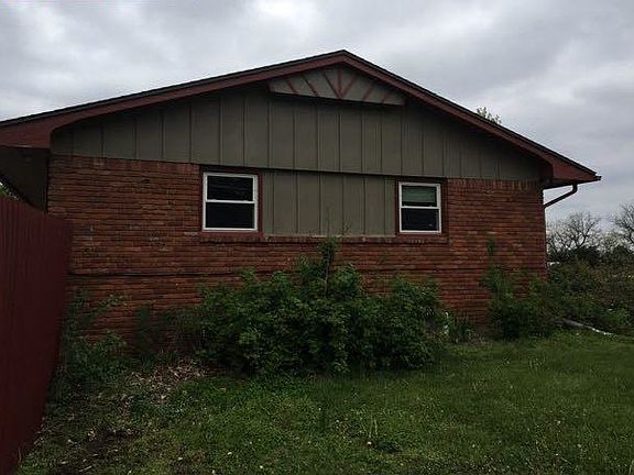 3rd image of 3505 W Towanda Ave