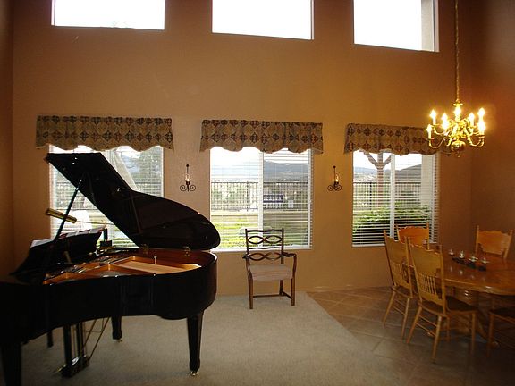 4th image of 312 Crownview Ct