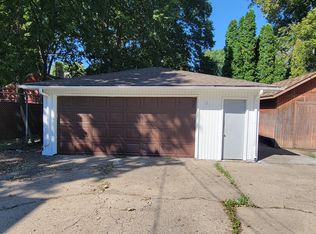 415 10th St S, Moorhead, MN 56560