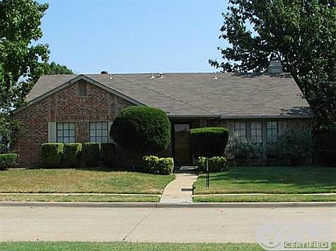 2nd image of 1321 Mullins Dr