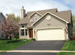 2026 Oak Tree Trl, Lake Villa, IL 60046