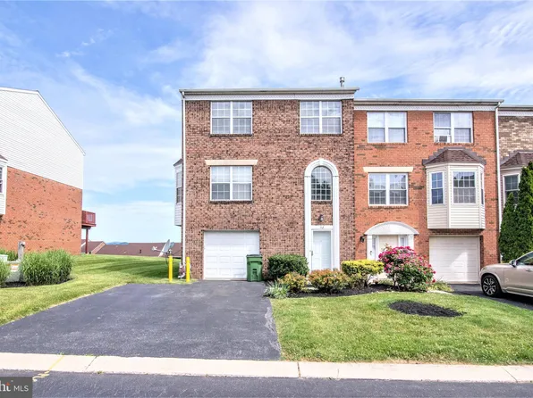 52 Jayme Dr #7, York, PA 17402