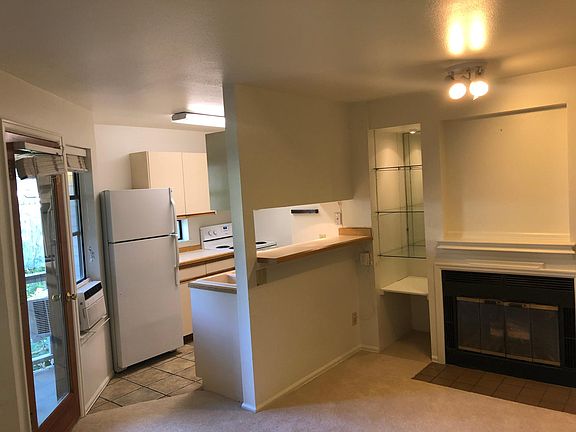 3rd image of 948 North St APT 11