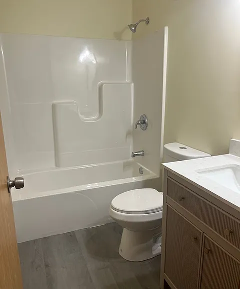 132 S 1st St #1W — Photo 5