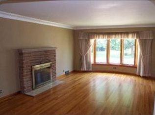 9511 S Ridgeway Ave, Evergreen Park, IL 60805