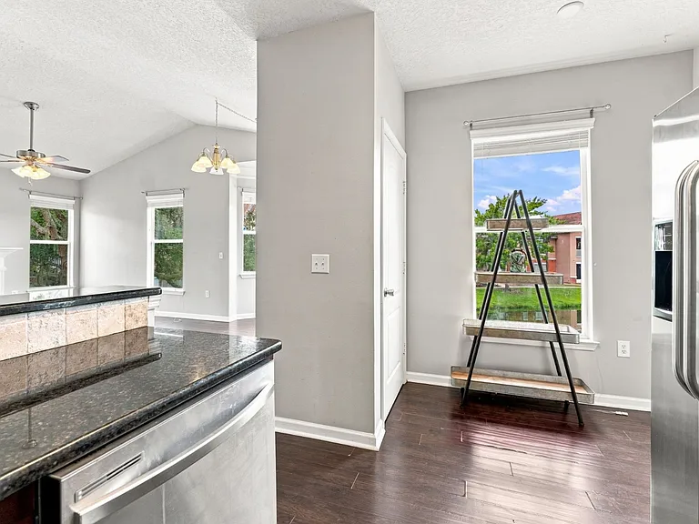 10436 Villa View Cir — Photo 14