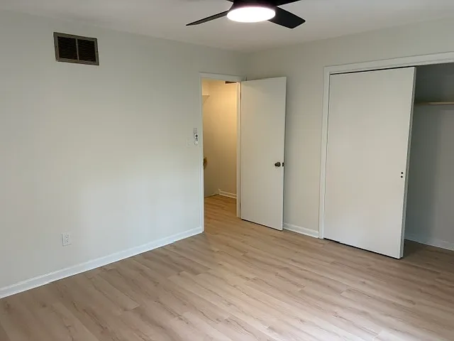 1247 Chateau Dr — Photo 23