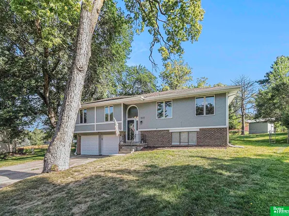 207 Merwood St, Bellevue, NE 68005