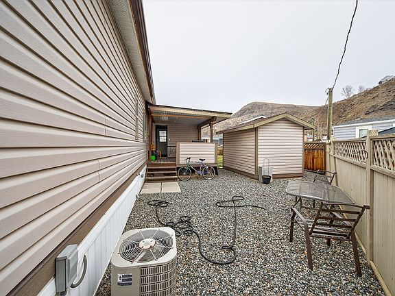 4th image of 1375 Ord Rd #32