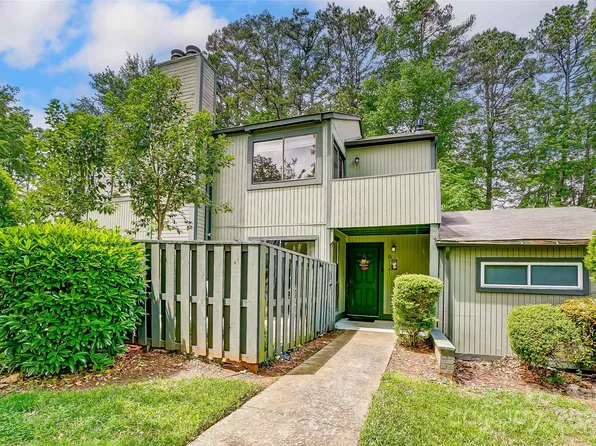 6121 Bent Tree Ct, Charlotte, NC 28212