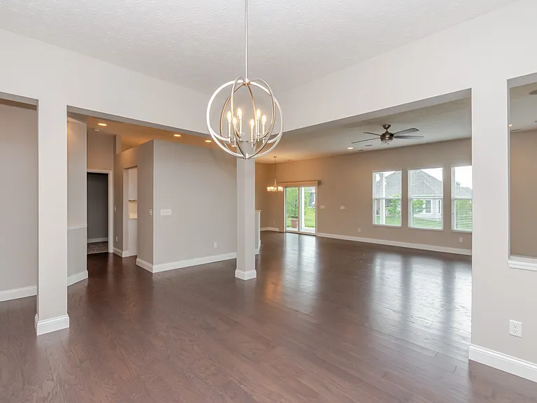 476 Carrick Dr — Photo 16
