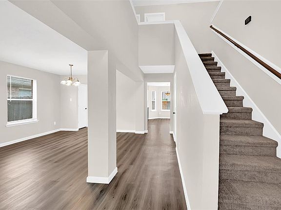 4th image of 6223 Sonoma Way
