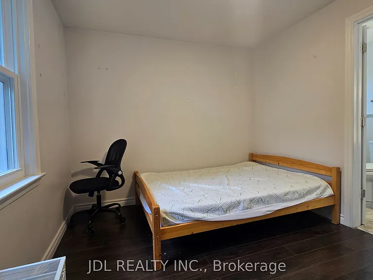68 Meadowview Ave #ROOM MB — Photo 2