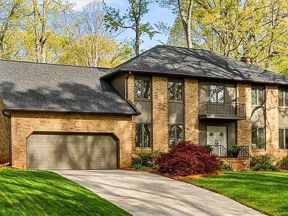 2nd image of 1115 Pebble Dr