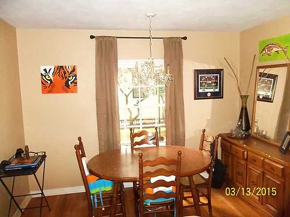 5th image of 2861 Thornhill Dr