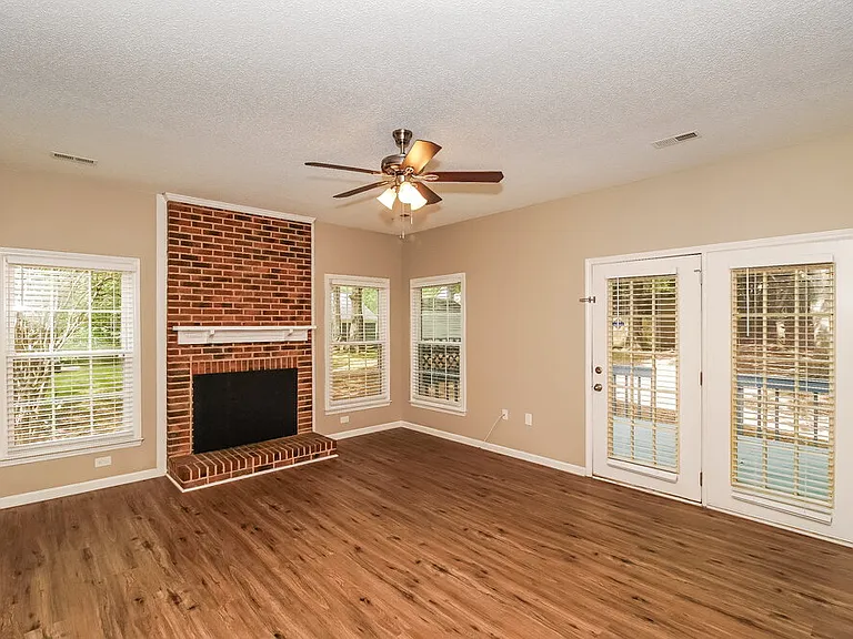 4107 Garden Grove Ln — Photo 10