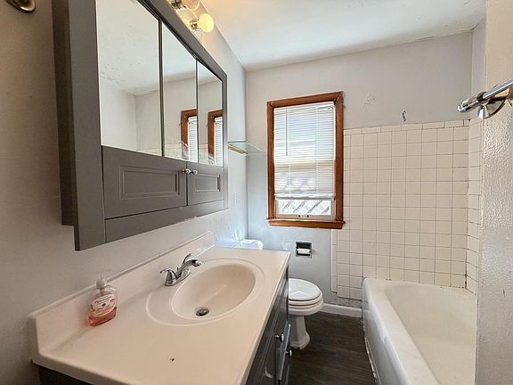 4th image of 2708 W High STREET