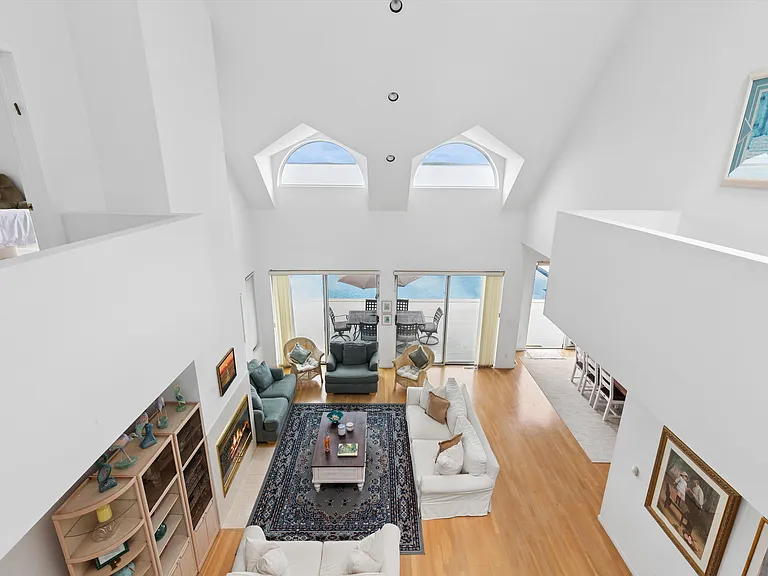 135 Edgemere Dr — Photo 19