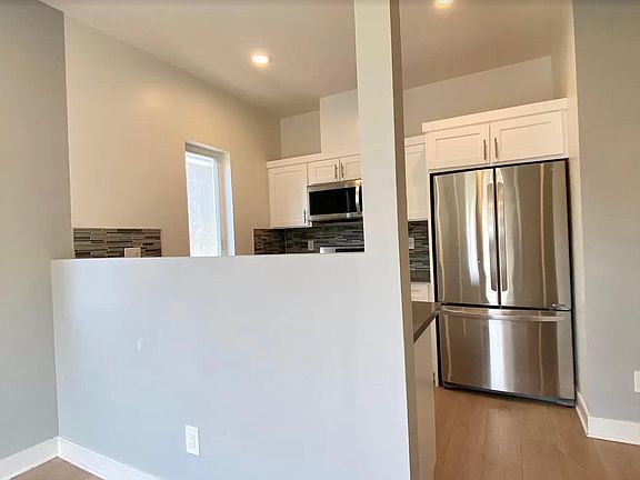 3rd image of 147 Roselake Ave #A