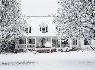 5881 Jim Crow Rd, Flowery Branch, GA 30542