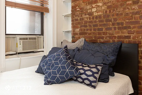 Rented by APT212 INC | media 22