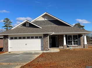 9107 Eagle Trace Dr SE, Owens Cross Roads, AL 35763