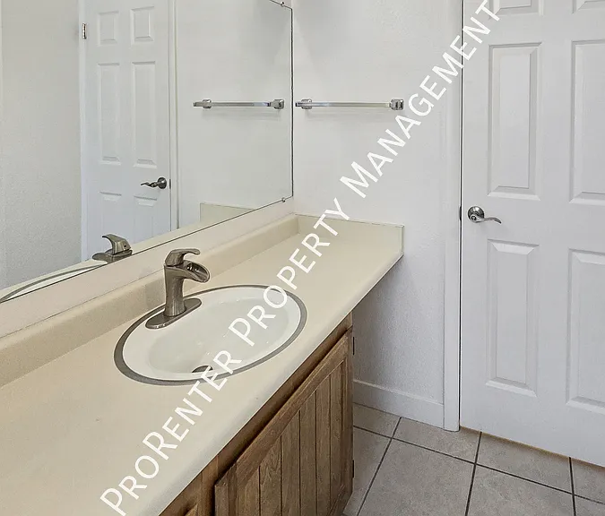 975 E Essex Court Way #3 — Photo 18