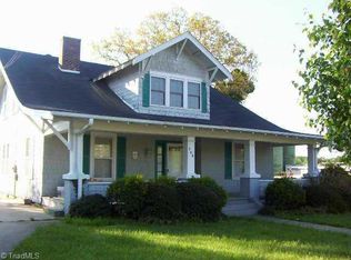 206 Depot St, Pilot Mountain, NC 27041