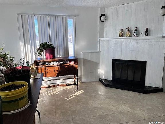 5th image of 207 Kinistino AVENUE W