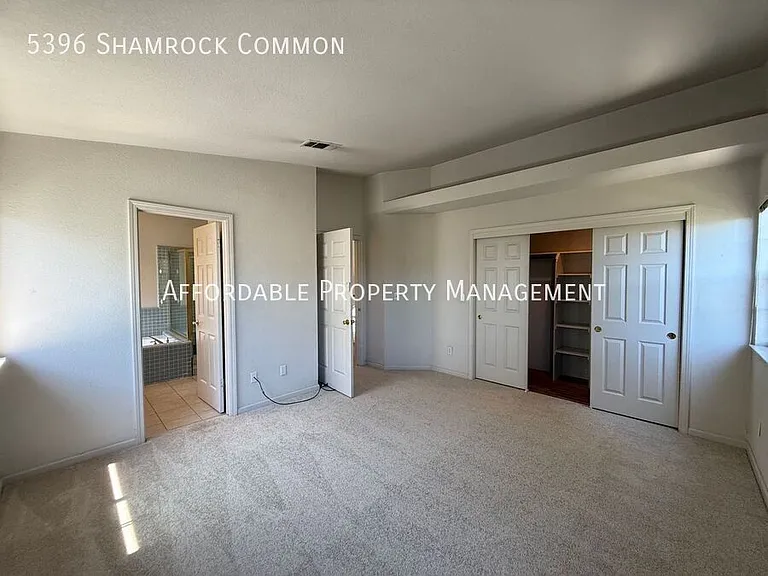 5396 Shamrock Cmn — Photo 16
