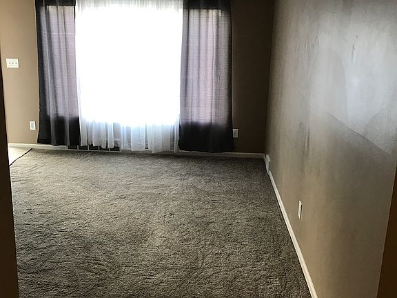 4th image of 32341 Grandview Ave