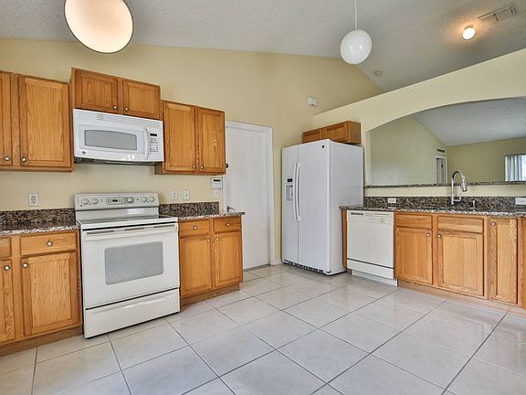 3rd image of 1668 Urbana Ave