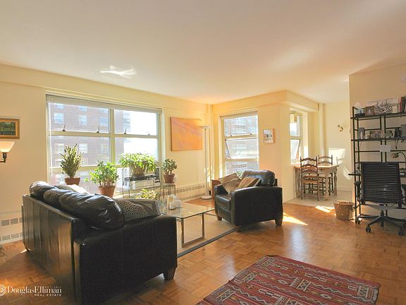 4th image of 80 La Salle St APT 17E