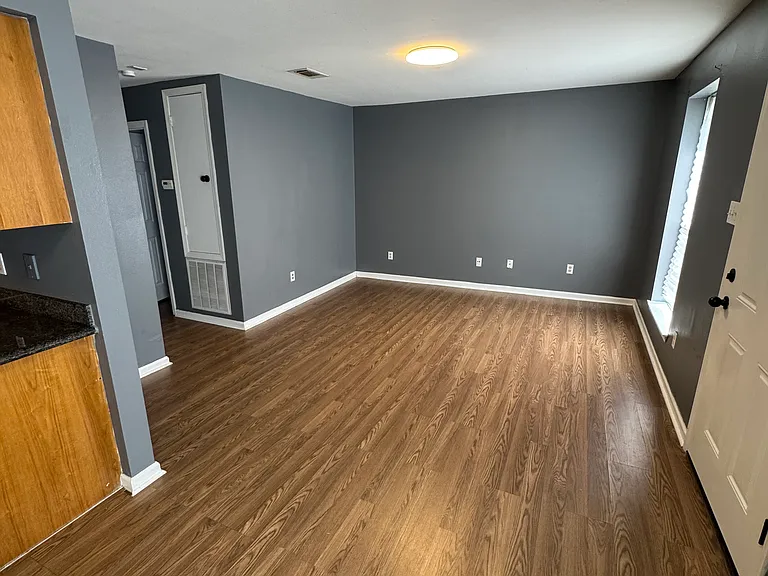 4019 Jupiter Dr — Photo 2