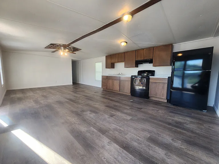 1559 Perry St SE — Photo 6