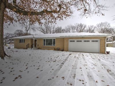 360 N Main St, Niantic, IL, 62551