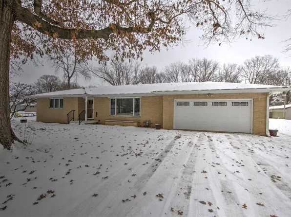 360 N Main St, Niantic, IL 62551