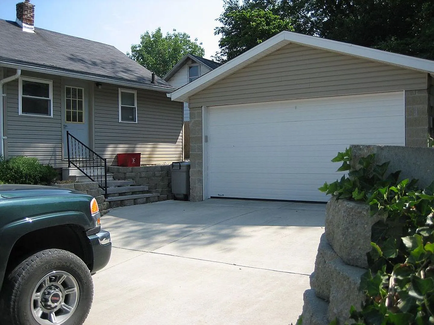 Right by the stadium!! Move in August 2027!! 2 Bed, 1 BA — Photo 3