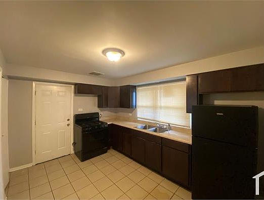 5th image of 11011 S Vernon Ave #2