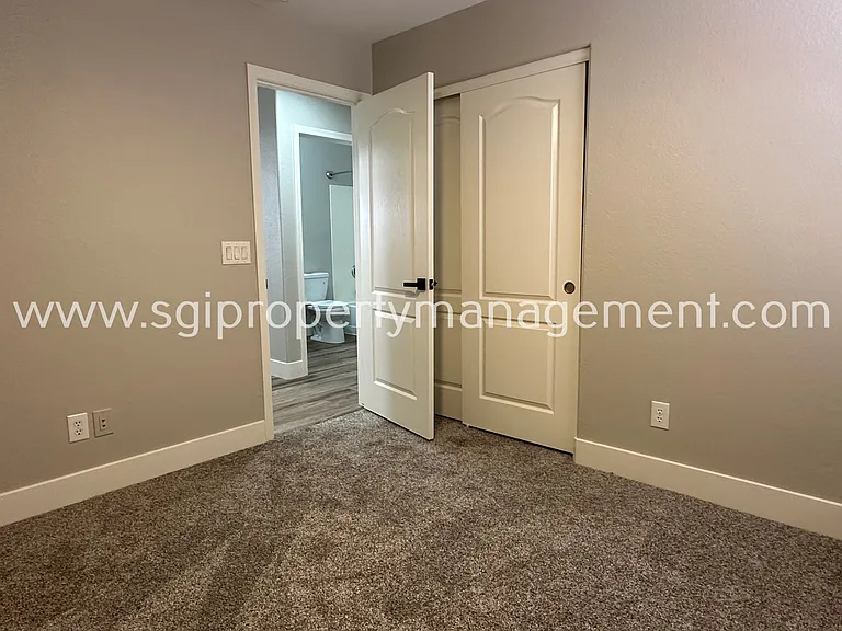 2523 W White Feather Ln — Photo 8