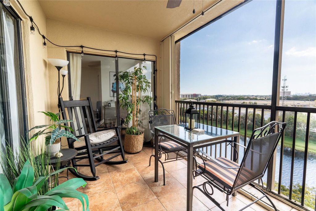2206 S Cypress Bend Drive #803, photo 4