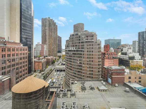 201 East 36th Street image 3 of 8